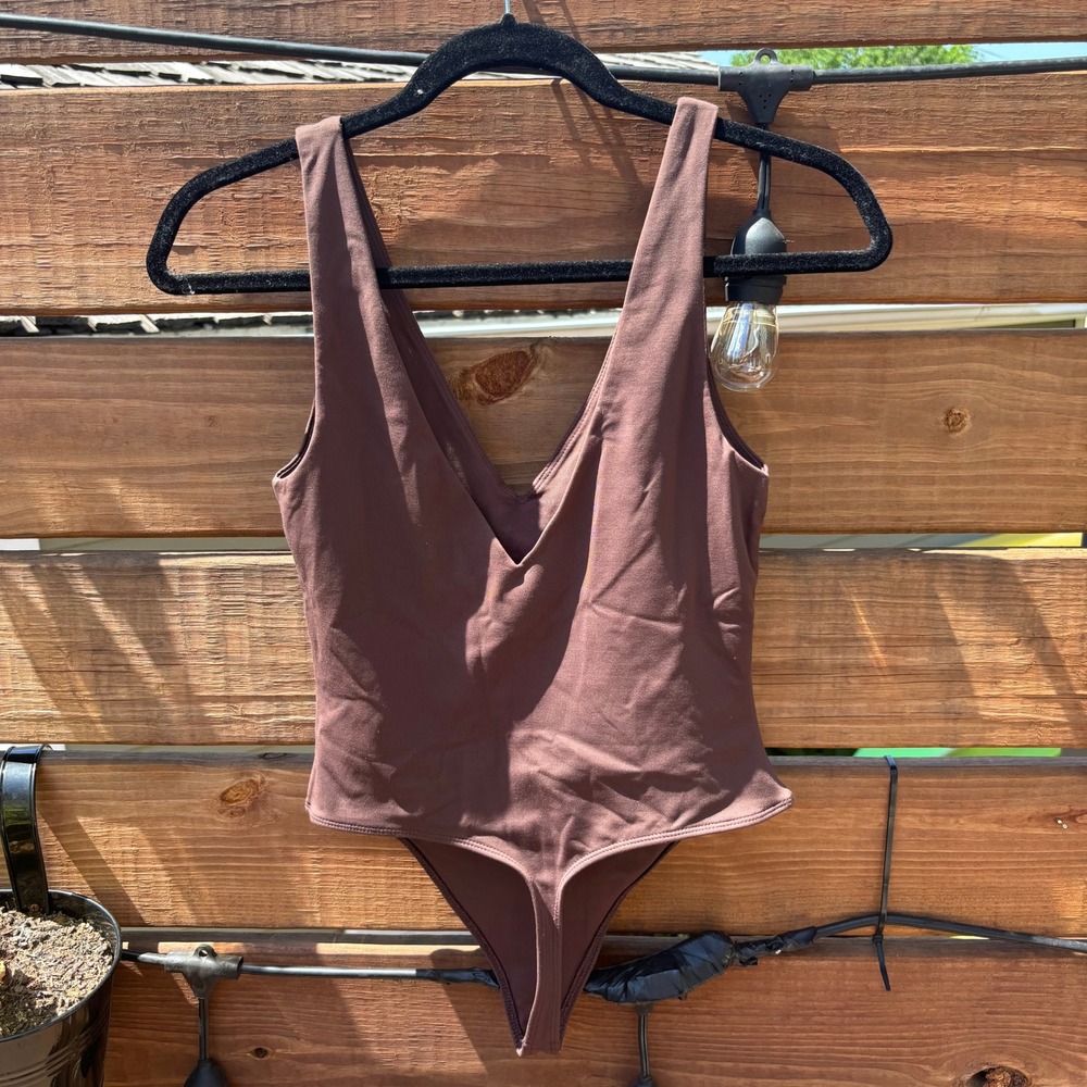 Babaton Bodysuit Women Medium Brown Excellent V-Neck Contour Thong Sleeveless